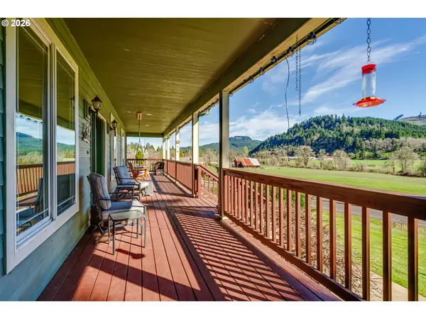 75990 RESERVOIR RD, Cottage Grove, OR 97424