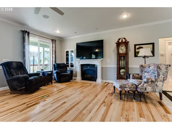 75990 RESERVOIR RD, Cottage Grove, OR 97424