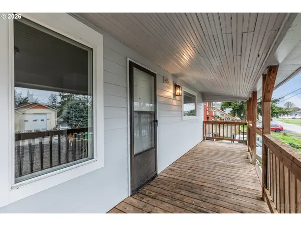 415 N 9TH ST, St Helens, OR 97051