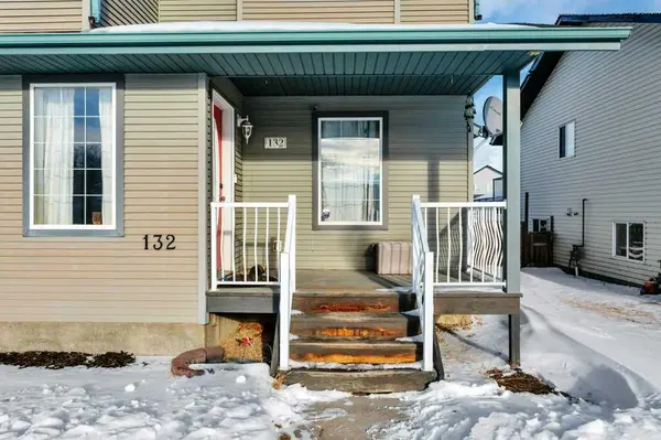 132 Sabre RD, Springbrook, AB T4S 2H7