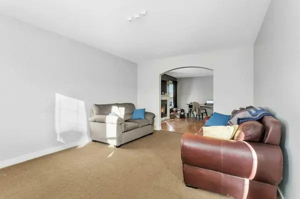 132 Sabre RD, Springbrook, AB T4S 2H7