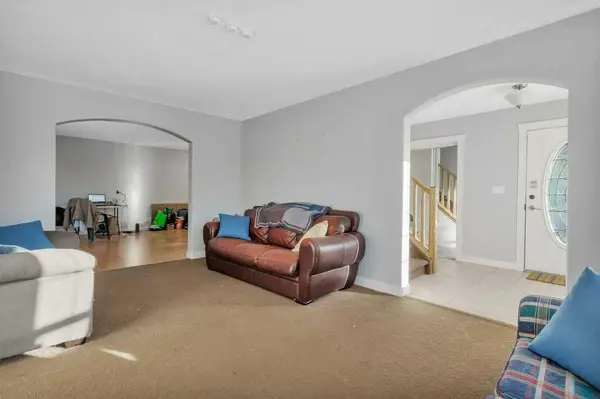 132 Sabre RD, Springbrook, AB T4S 2H7