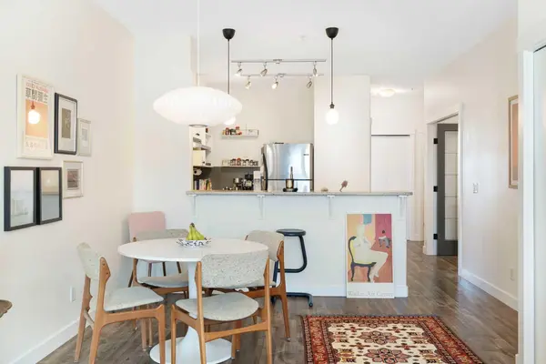 830 Centre AVE NE #406, Calgary, AB T2E 9C3