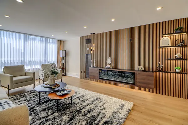 130 Carlton ST #1207, Toronto C08, ON M5A 4K3