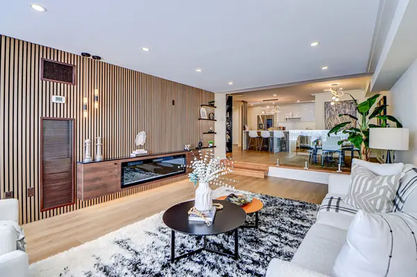 130 Carlton ST #1207, Toronto C08, ON M5A 4K3