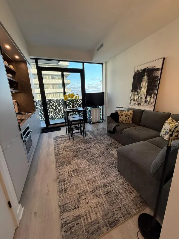 55 Charles ST E #4810, Toronto C08, ON M4Y 0J1