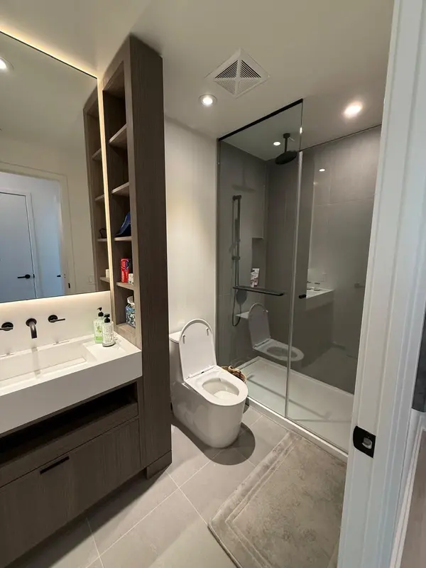 55 Charles ST E #4810, Toronto C08, ON M4Y 0J1