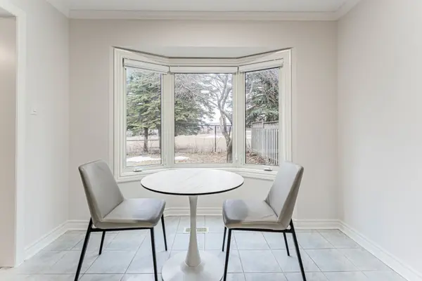 277 Stone RD, Aurora, ON L4G 6Y7