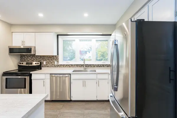 128 Rose ST, Barrie, ON L4M 2T7