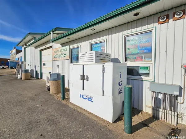 512 & 602 Railway AVENUE, Oxbow, SK S0C 2B0