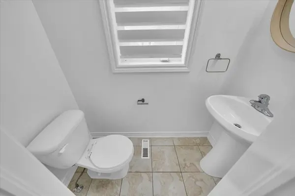 2600 GLENGARRY RD #1, Mississauga, ON L5C 0A2