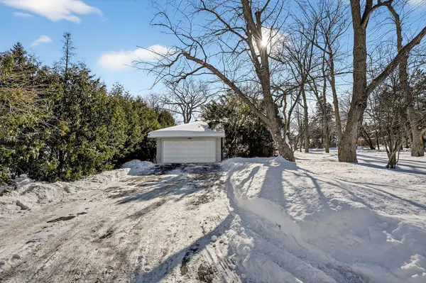 1269 Royal York RD, Toronto W08, ON M9A 4C4