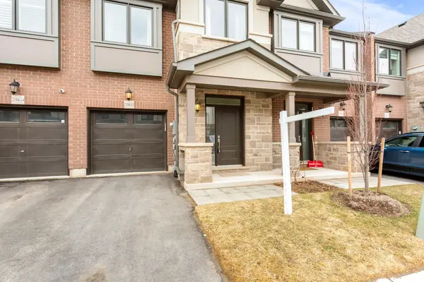 2184 Postmaster DR #13, Oakville, ON L6M 3X1