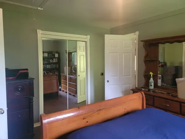 246 Hickey TRL, Hastings Highlands, ON K0L 1C0