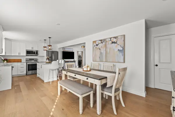 214 Binbrook RD, Hamilton, ON L0R 1C0