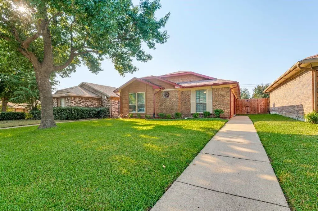 1126 Hemlock Drive, Desoto, TX 75115