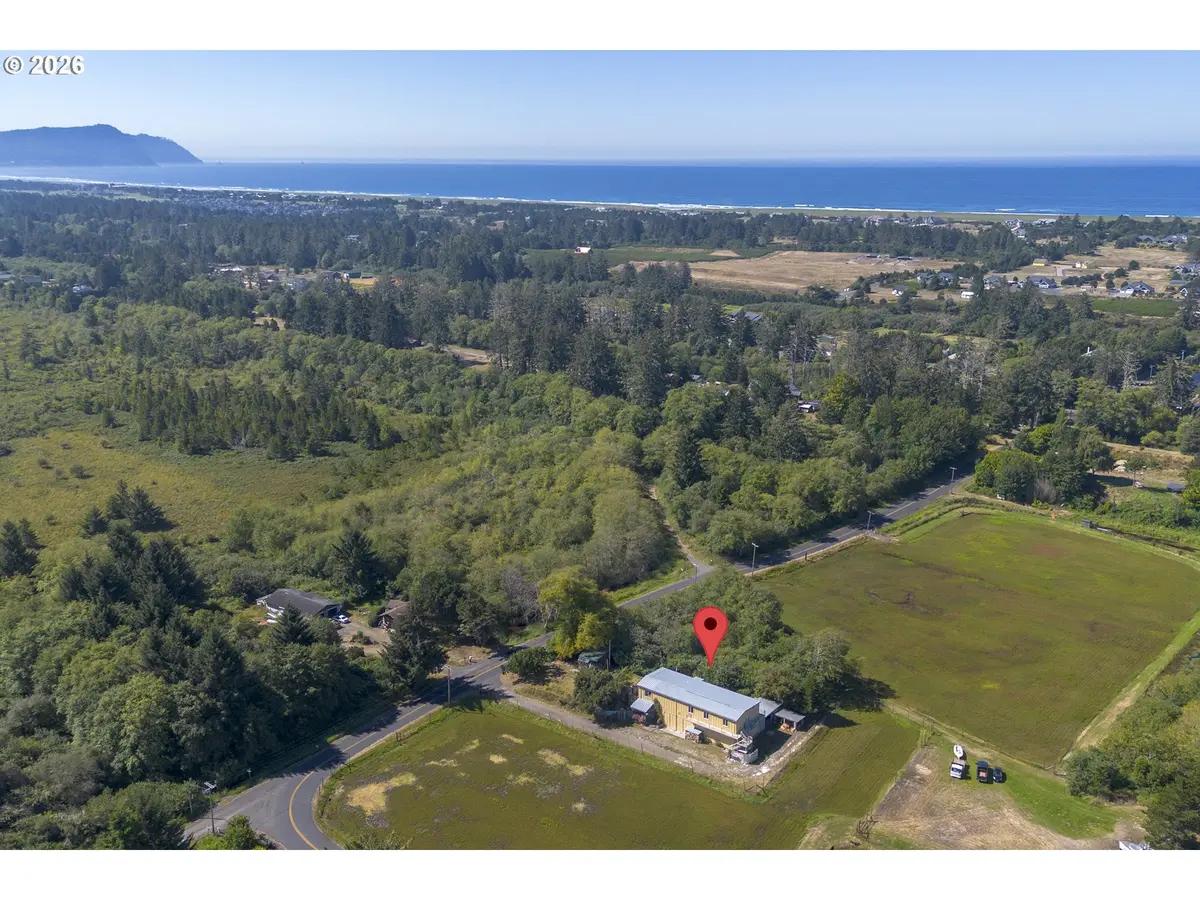 88952 DELLMOOR LOOP, Warrenton, OR 97146