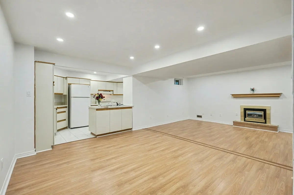 1105 Petunia PL #BSMT, Pickering, ON L1V 4N5