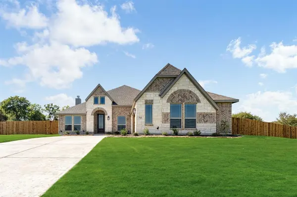 763 Crystal Lake Lane, Red Oak, TX 75154