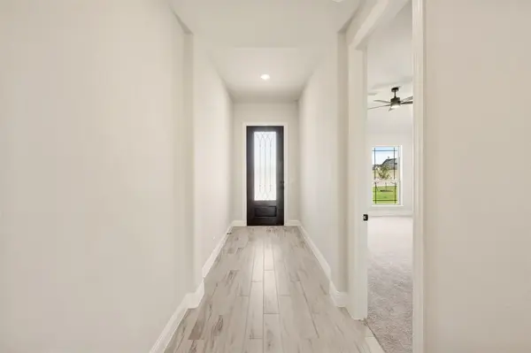 763 Crystal Lake Lane, Red Oak, TX 75154