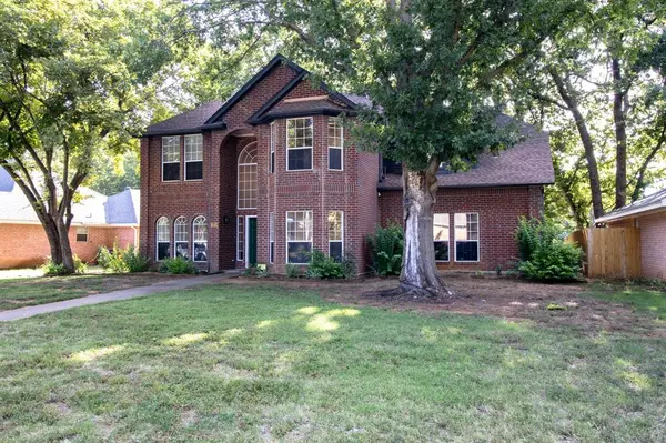 6101 Copperfield Drive, Arlington, TX 76001