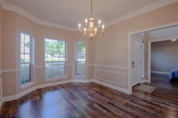 6101 Copperfield Drive, Arlington, TX 76001