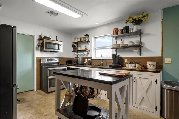 2139 Meandering Way, China Spring, TX 76633