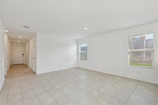 8408 Hollow Bend Street, Fort Worth, TX 76123