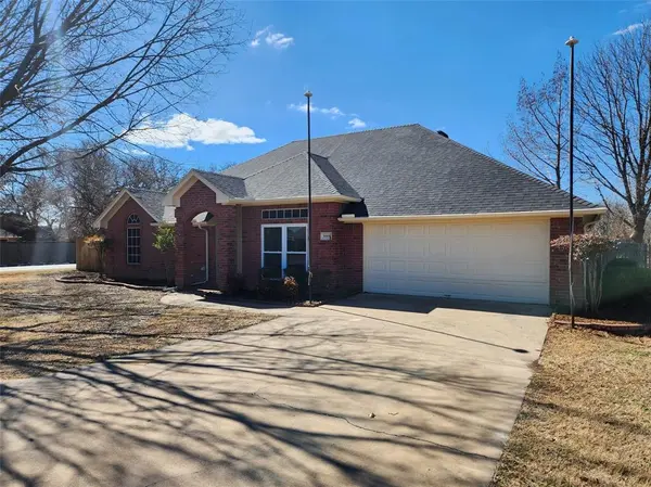 3008 Karen Way, Granbury, TX 76049