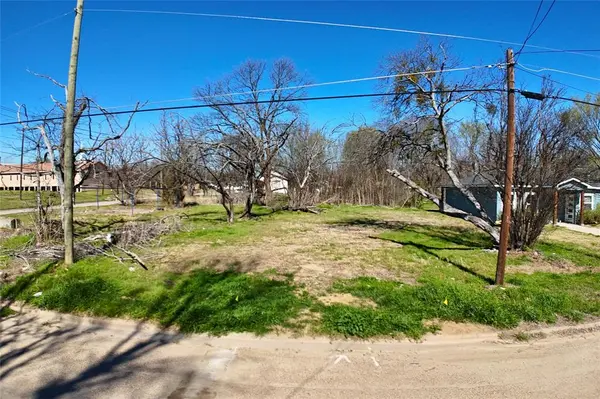 704 E 4th Avenue, Corsicana, TX 75110