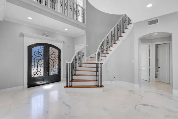 1004 Drake Drive, Euless, TX 76039