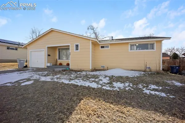 60 Loch Lomond LN, Pueblo, CO 81001