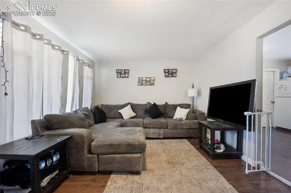 60 Loch Lomond LN, Pueblo, CO 81001