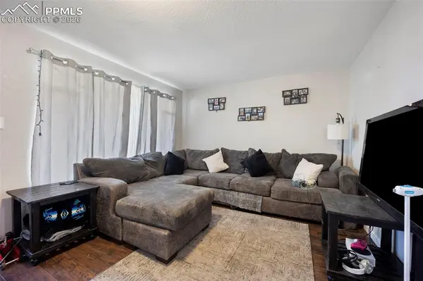 60 Loch Lomond LN, Pueblo, CO 81001