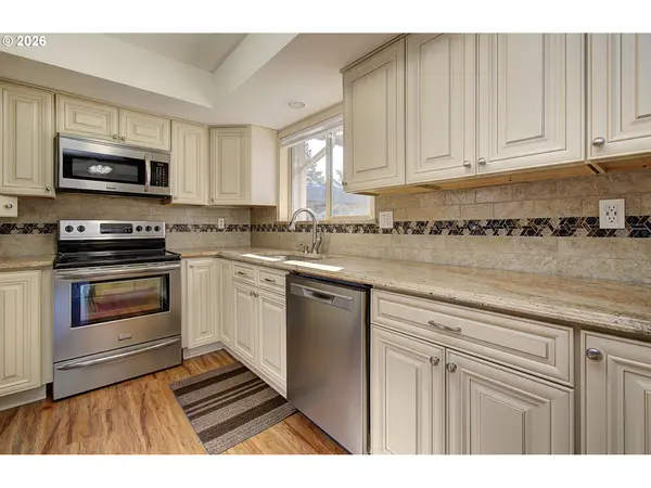 2363 40TH AVE, Longview, WA 98632