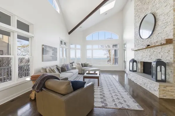 3987 Lake Shore DR, Michiana Vllg, MI 49117