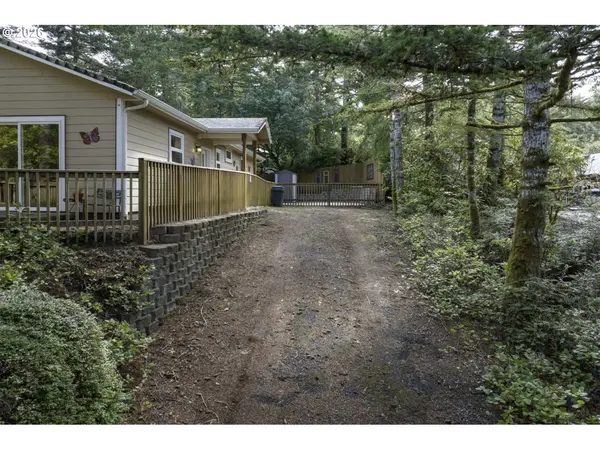 32 EASY ST, Florence, OR 97439