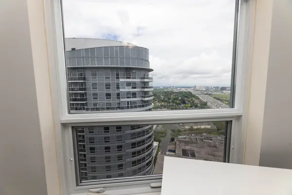 125 Village Green SQ #3910, Toronto E05, ON M1S 0L1