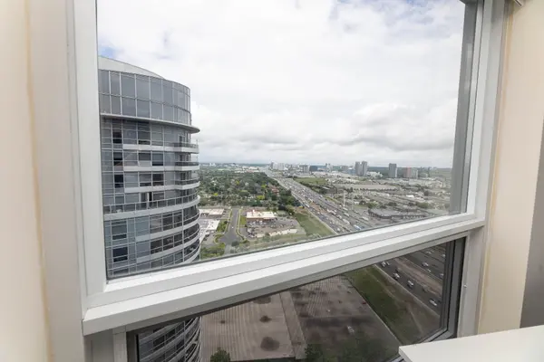 125 Village Green SQ #3910, Toronto E05, ON M1S 0L1