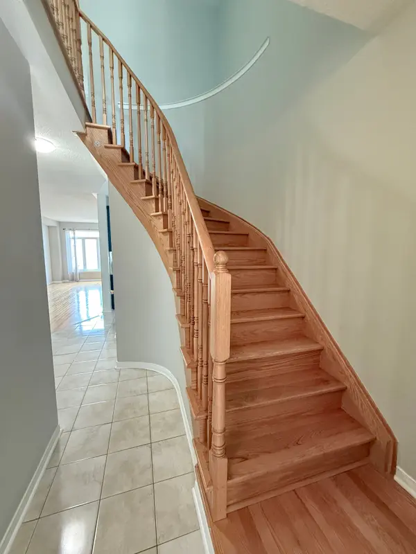 35 White Spruce CRES, Vaughan, ON L6A 4C5