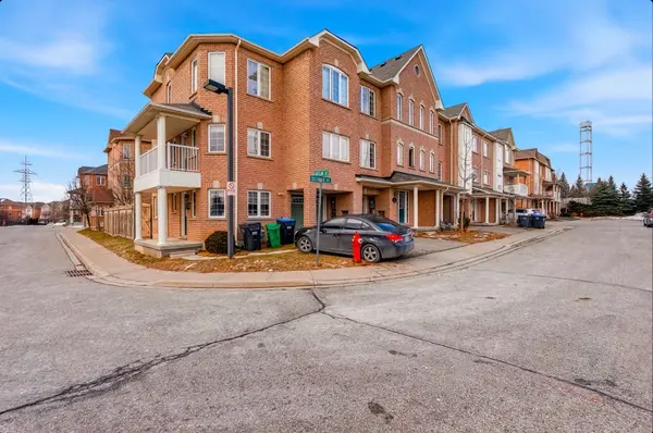 33 October PL, Brampton, ON L6Y 0R6