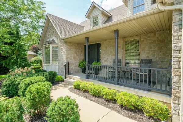 17 Angle ST, Norfolk, ON N3Y 5M6