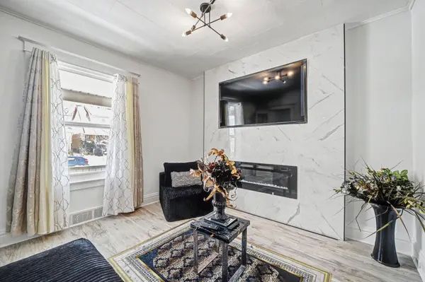 36 Berryman AVE, St. Catharines, ON L2R 3W9