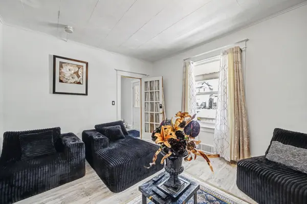 36 Berryman AVE, St. Catharines, ON L2R 3W9