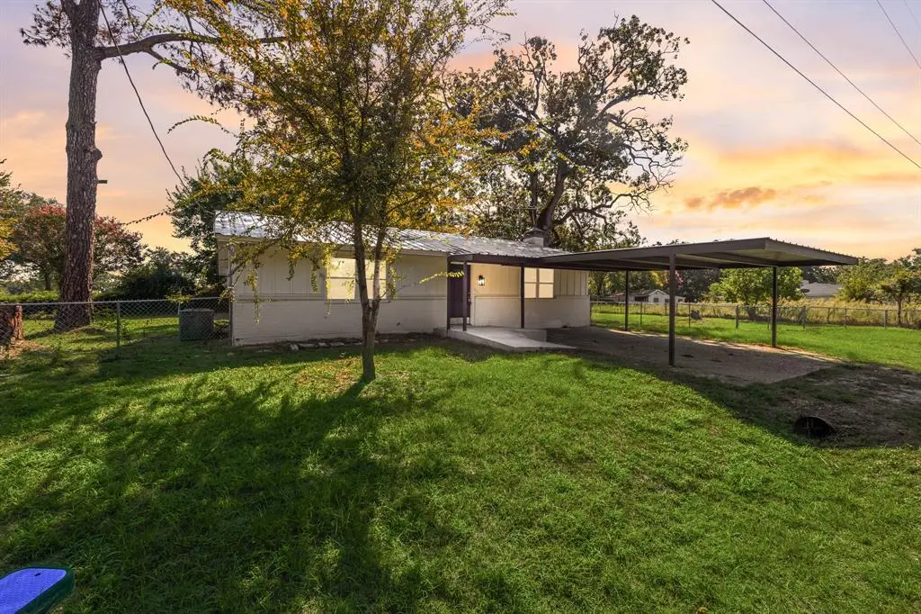 107 E Bayside Drive, Mabank, TX 75156