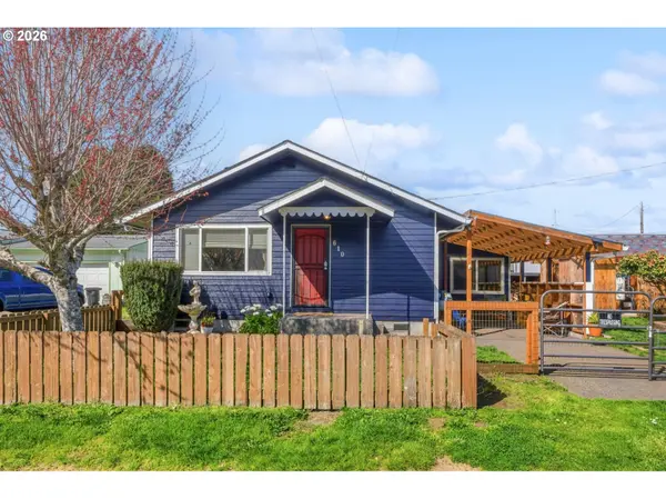 610 PARK AVE, Lakeside, OR 97449