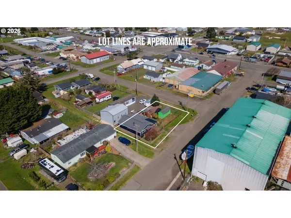 610 PARK AVE, Lakeside, OR 97449