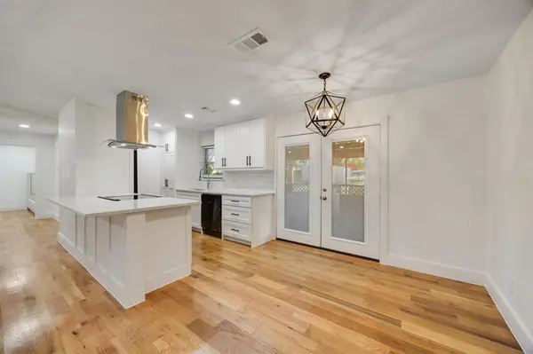 107 E Bayside Drive, Mabank, TX 75156