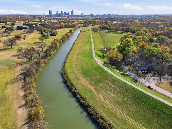 3700 Oaklawn Drive, Fort Worth, TX 76107