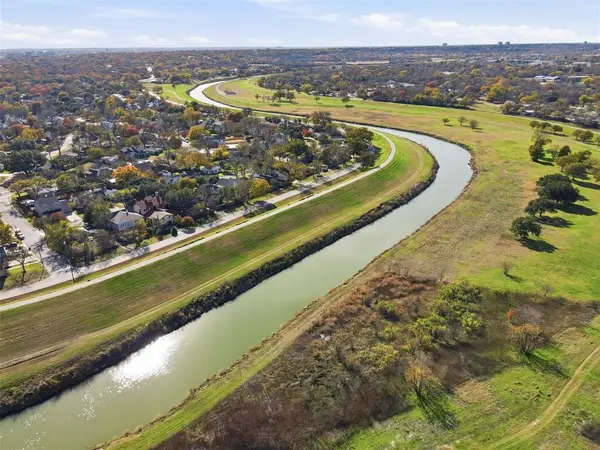 3700 Oaklawn Drive, Fort Worth, TX 76107